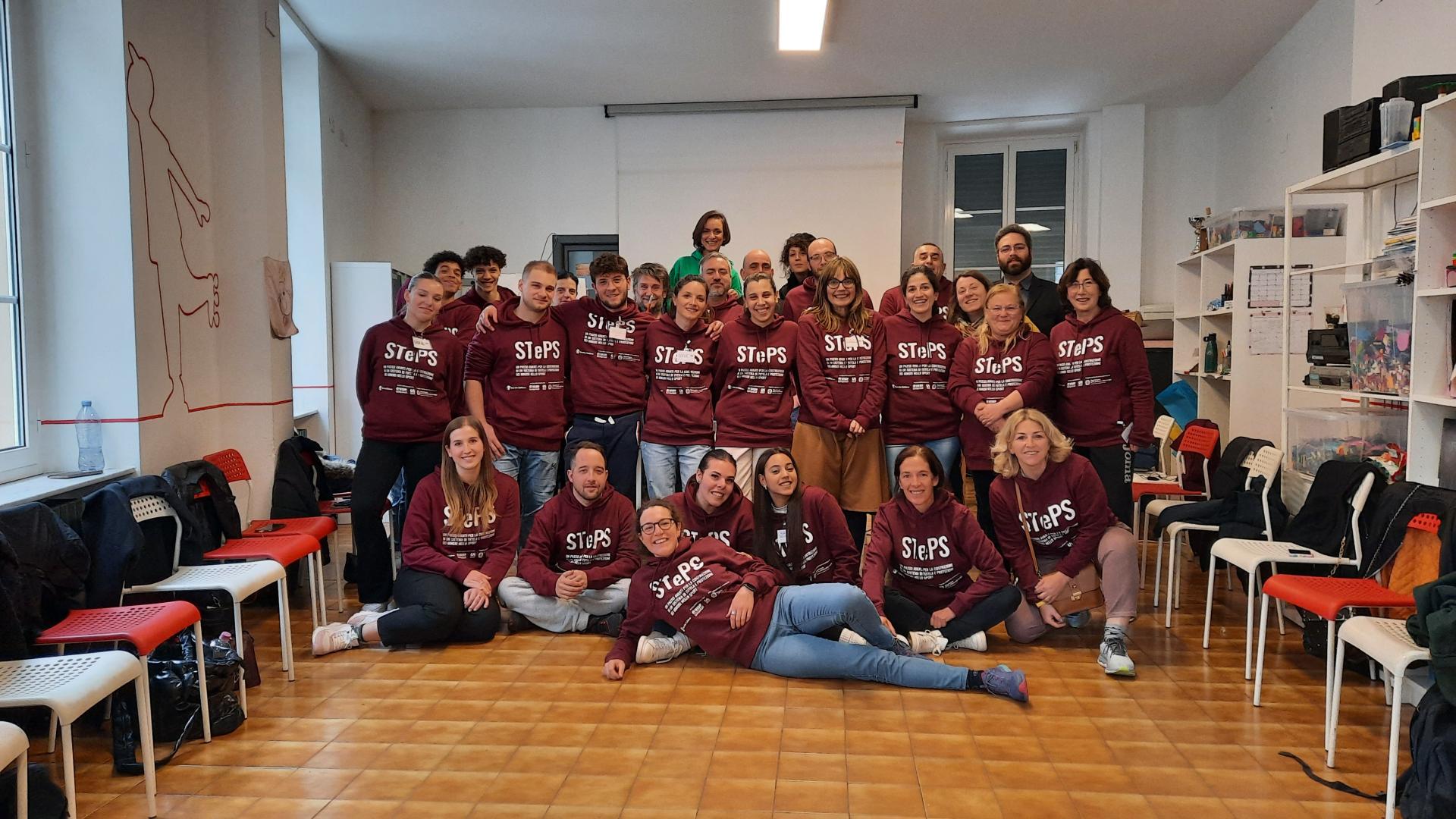 Gruppo di ragazzi in posa.
